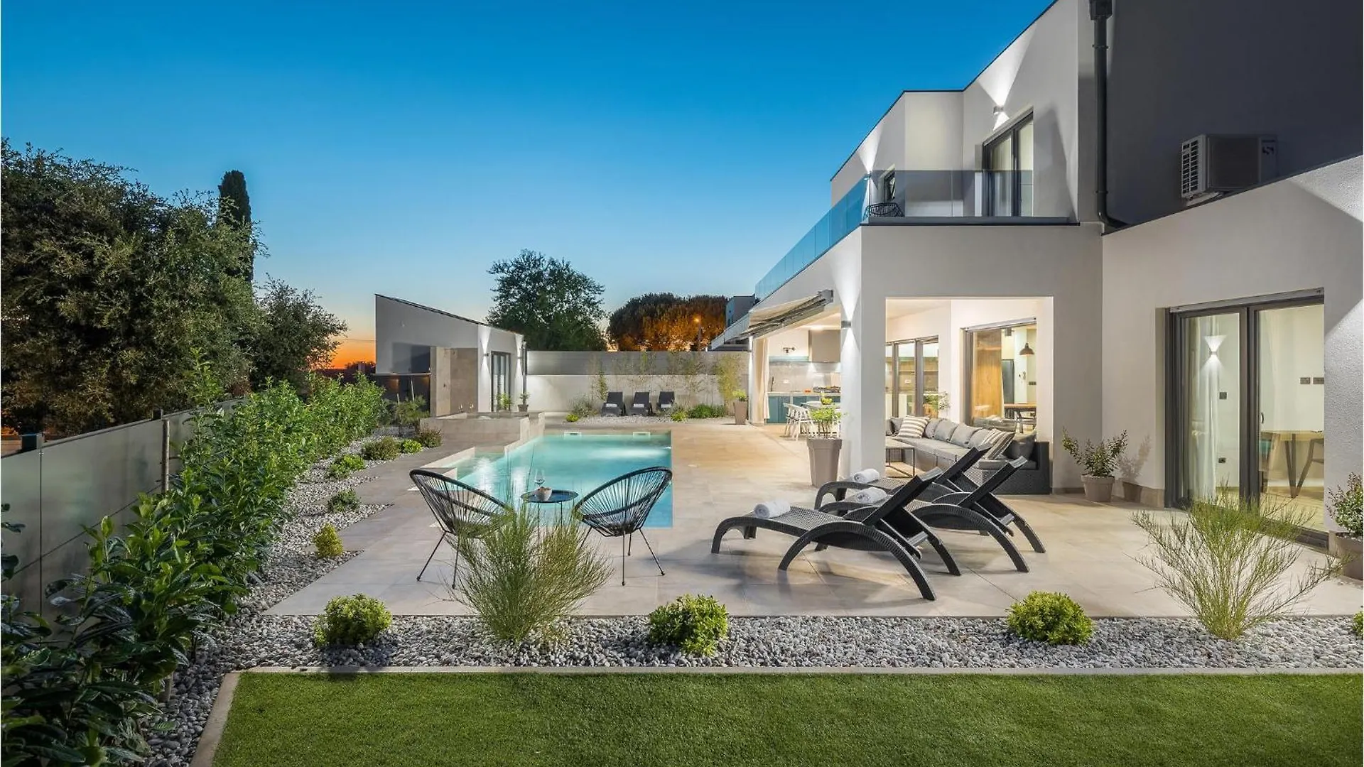 اتصالات 4 Bedroom Beautiful Home In Banjole 